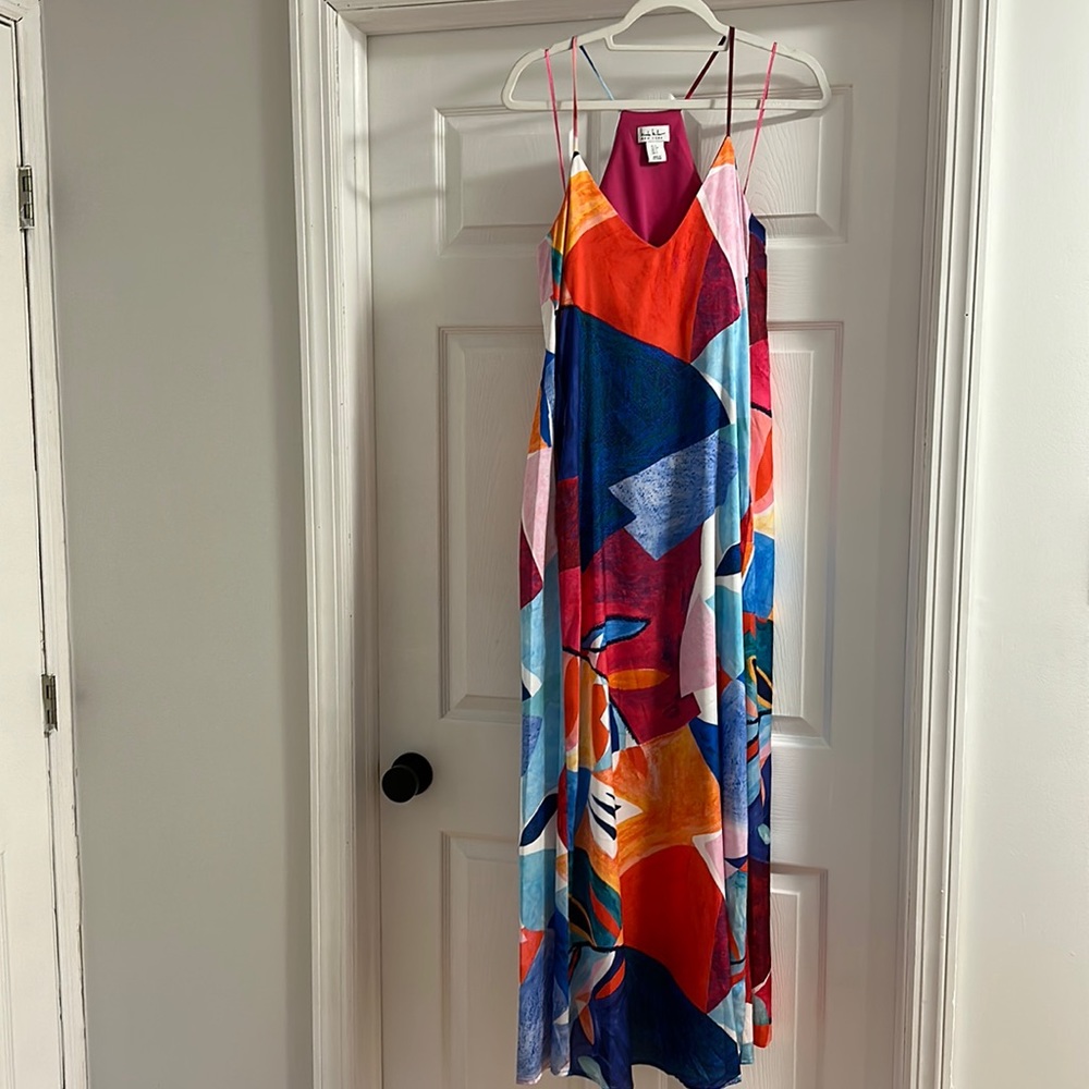 Multi-color maxi dress with pockets. Size S